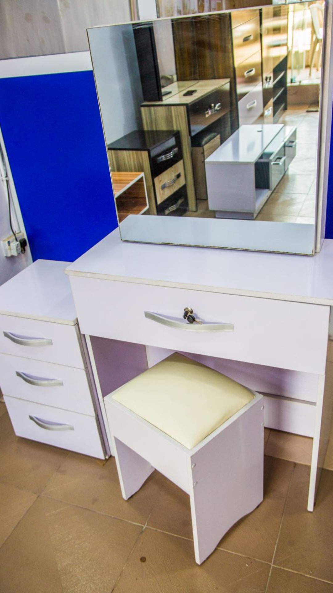 Dressing Mirrors & Vanity Stations
